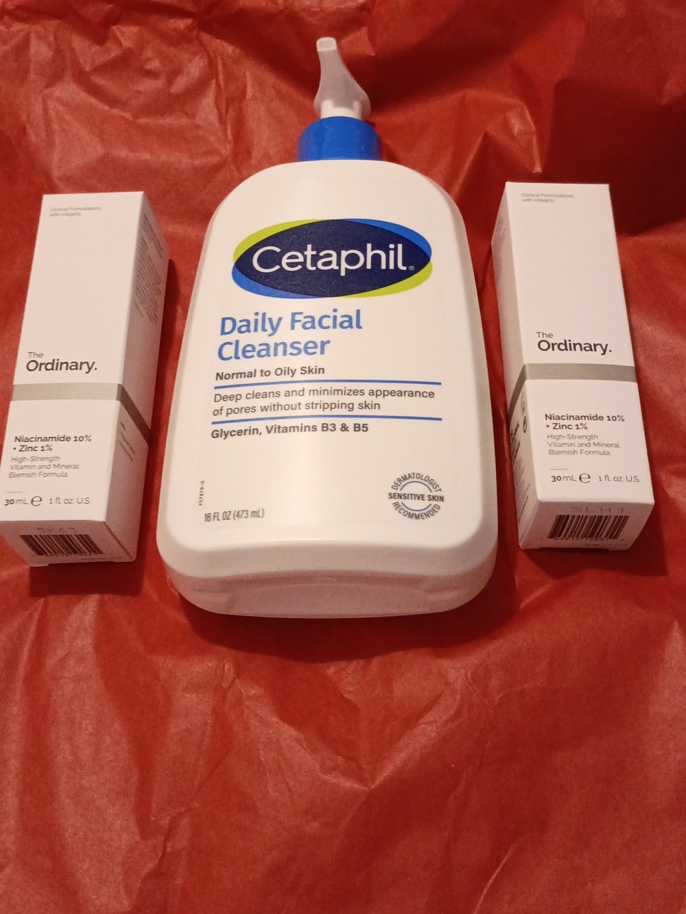 The Ordinary Niacinamide 10% + Zinc 1% - White with Silver Accents